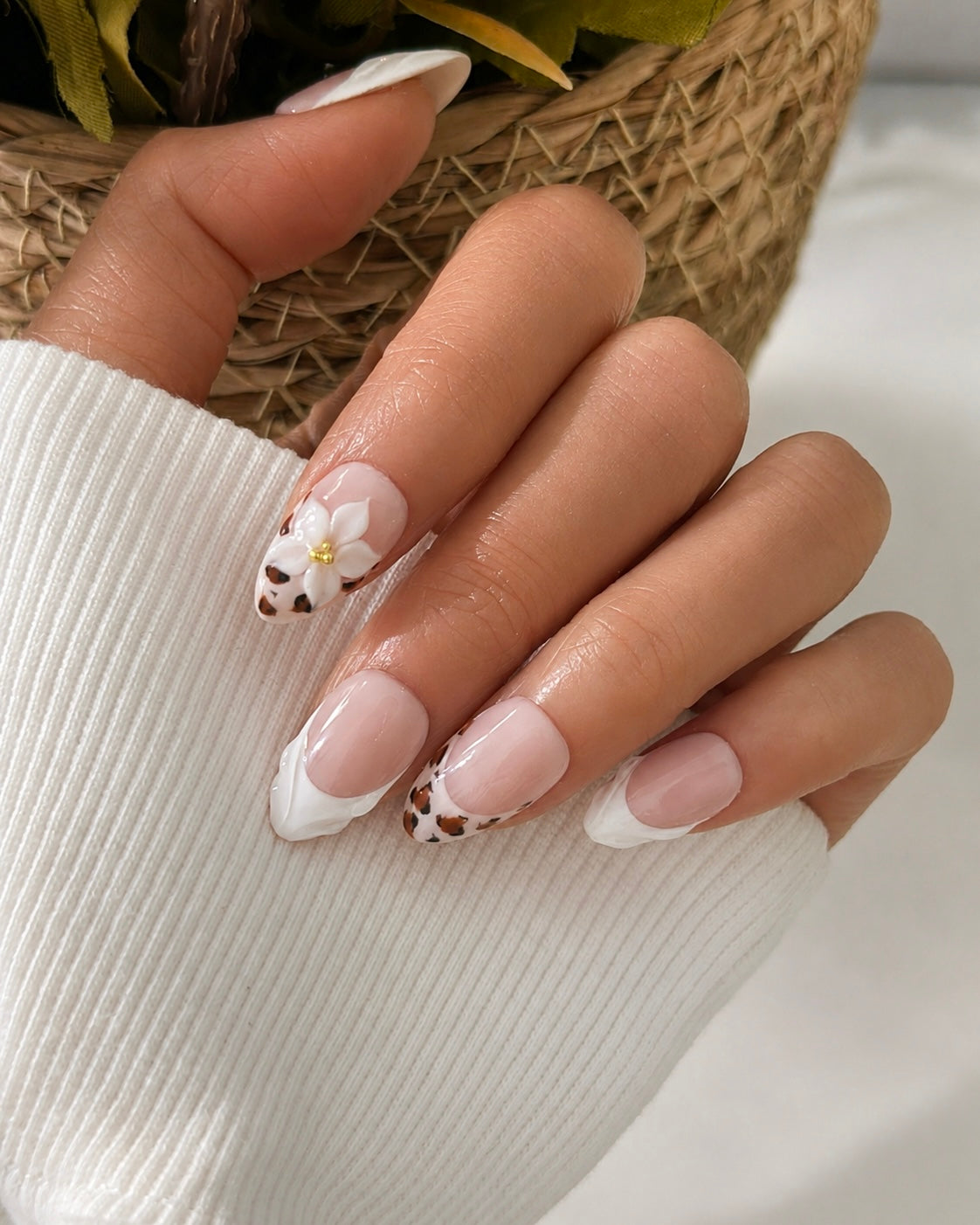 Spotted in the wild -3D Floral press-on Nails
